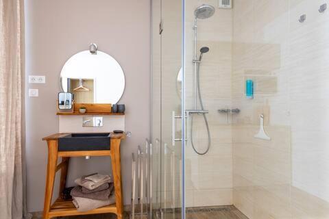 Studio Chic Avec Salon Et Terrasse Privee Apartamento Tourcoing Exterior foto